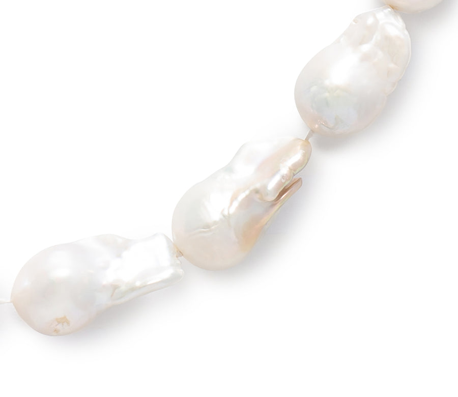 Snazzy Pearl Necklace