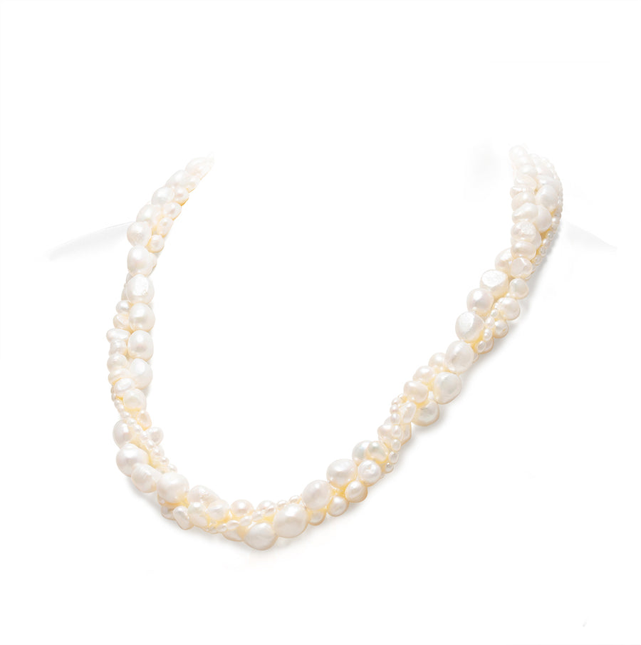 Glamorous Pearl Necklace